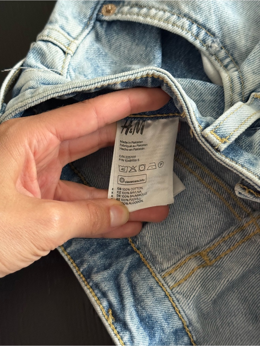 H&M Light Blue Distressed 100% Cotton Denim Mom High Waisted Shorts - Size 4 - Picture 6 of 7